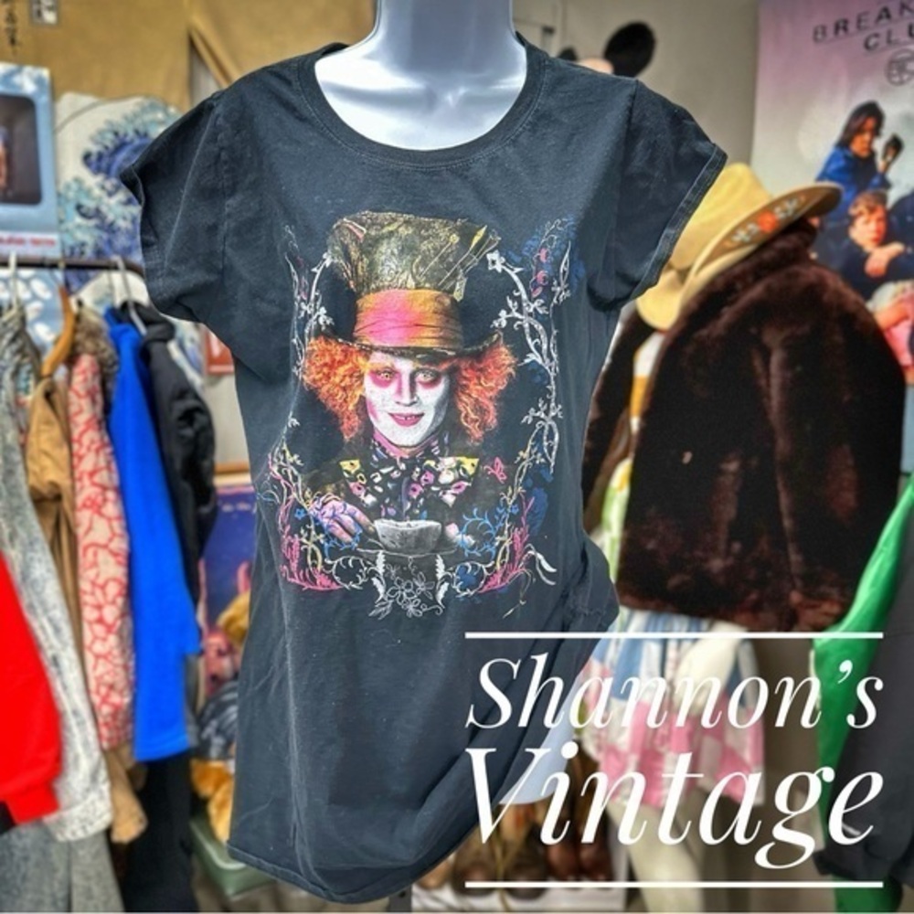 Disney Alice in Wonderland Mad Hatter sz large tee A10